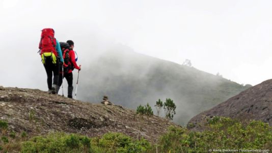 Descendo as lajes de pedra